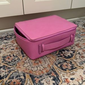 Beis Berry Cosmetic Case